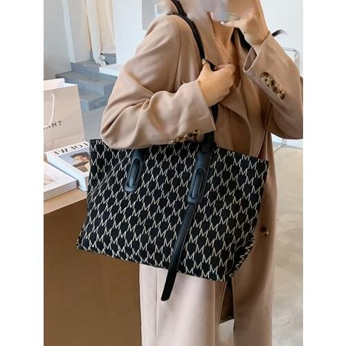 The New Tide of Advanced Sense of Western Style Qiu Dong The Large Capacity One Shoulder Bag Joker Tote Bag Handbags