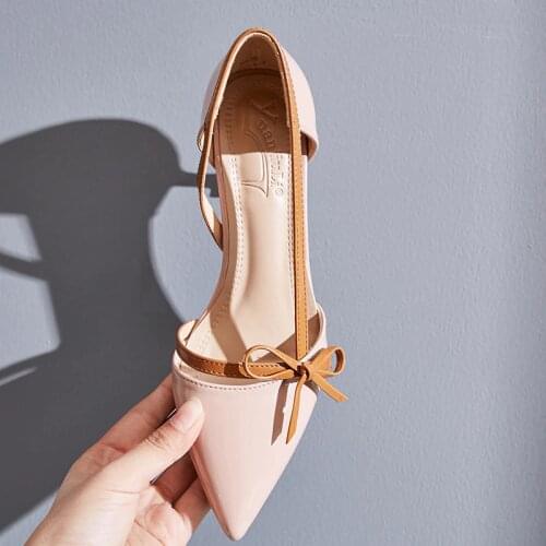 2018 Single Shoes Female Korean Version Shallow Mouth Hollow Pointed Stiletto Heel Womens Shoes Patent Leather Wild Shoes