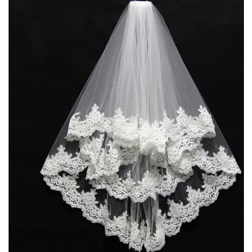 2019 In Stork Bridal Veil Short With Comb Lace Appliqued Edge Tulle Bridal Veil Two Layer 75 CM Elbow Length Wedding Accessories
