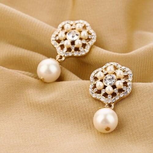 Fashion Metal Gold Hollow Petals Rhinestone Earrings Pearl Pendant Earrings 180327 - 2