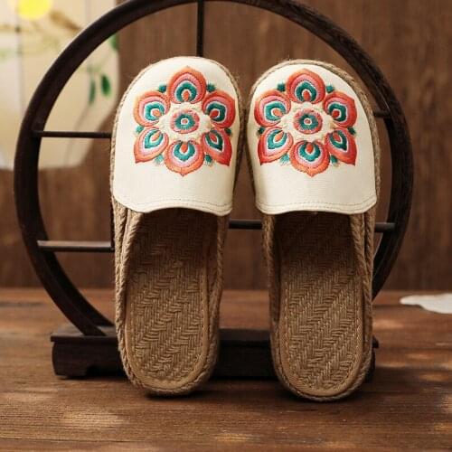 Women Creative Style Idyllic Retro Ethnic Style Embroidered Slippers Womens Multi-Color Soft Comfortable Closed Toe Flats Shoes
