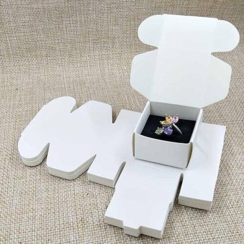 2019 White Ring box 40x40x25mm 300gsm paper Cardboard Ring BOX DIY White/Black Inside Sponge Black Velvet Free Shipping