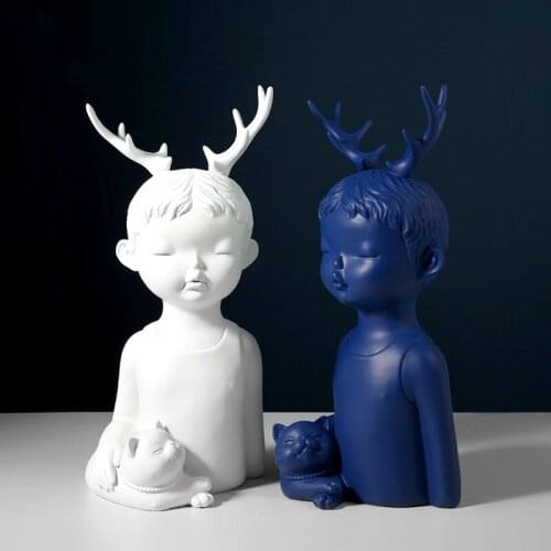 European Resin Holding Cat Deer Head Boy Ornament Home Livingroom Table Figurine Furnishing Crafts Office Desk Statue Decoration