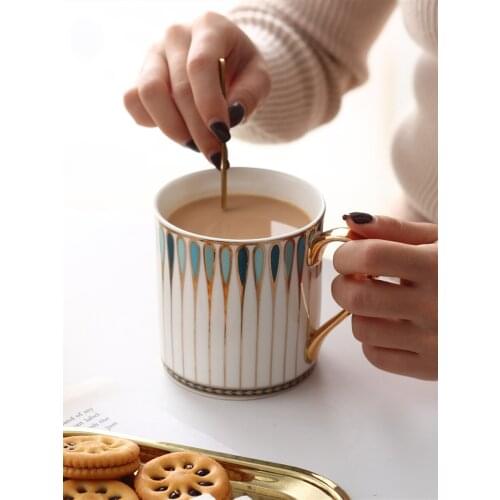 Creative Ceramic Mug Cup with Lid Spoon Cup Personality Trend for Milk Coffee Home Teacup Cup Group Delicate Cup Sets