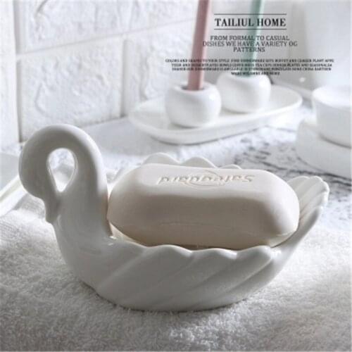 NEWYEARNEW Ceramic Swan Soap Dish Tray Box Holder Creative Bath Shower Plate Bathroom Wedding Gift Free Shipping