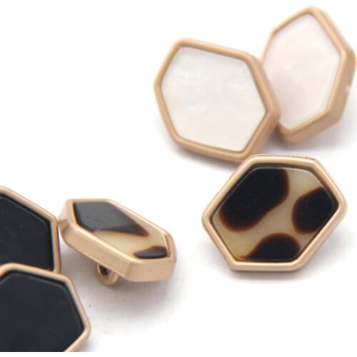 HENGC 30mm Leopard Hexagonal Metal Women Coat Buttons For Clothing Vintage Handmade Decorative DIY Crafts Accessories Wholesale