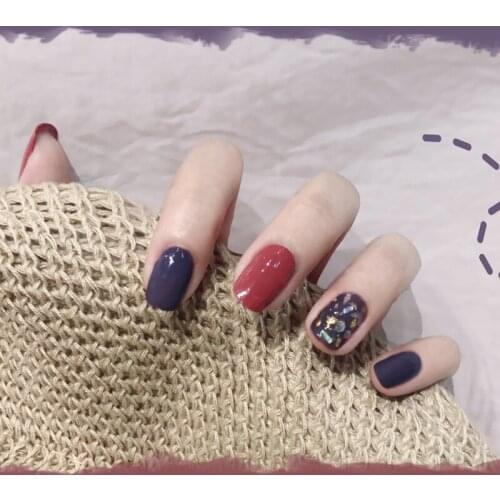 Beautiful red and purple hit pure color with gold foil and shell 3d decorated fake nails Bride short false nails full nail tips