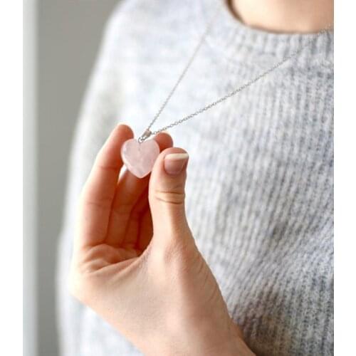 Heart Shape Stone Rock Natural Quartz Healing Point Chakra Pendant Necklace 15-20mm Women Jewelry