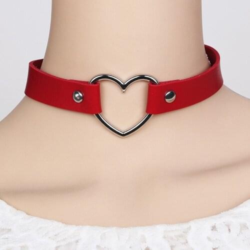 Women Punk Necklace Goth Harajuku Style PU Leather Rivet Heart Collar Choker Funky Torques Necklace Jewelry Nightclub Accessory