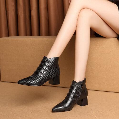 Soft Leather Short Boots Woman Mid Heels Ankle Boot Women Winter Plush Shoes 2020 Square heel Pointed toe Female Footware Black