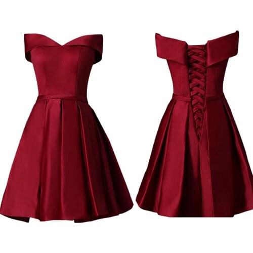Off the Shoulder Burgundy Homecoming Dresses Ruched Satin Evening Gowns Knee Length Formal Party Robes