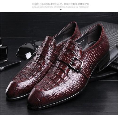 Crocodile pattern mens leather buckle pointed toe shoes, British and European version of business suits, mens leather shoes