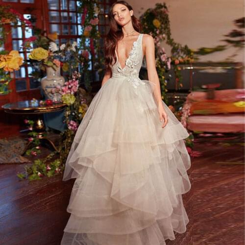 Robe de soiree 2019 New Evening Gown Formal Dresses Plunging V-neck Lace Top with Tiered Tulle Skirt Horsehair Hem Bride Dress