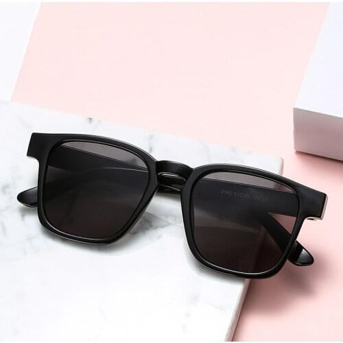 Fashion Vintage Eyewear Small Frame Sun Glasses 2021 New Brand Unisex Classic Square Driving Sunglasses for Men/Women UV400