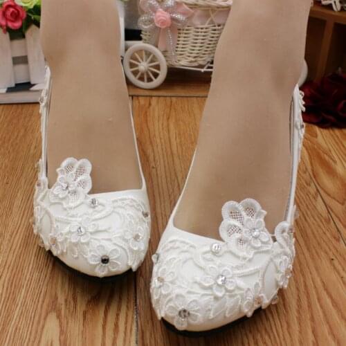 Middle heel white lace wedding shoes woman HS011 round toes slip on brides pumps shoes handmade crystal bridal shoes