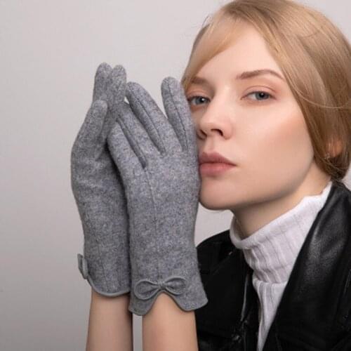 Womens winter plus cashmere thickened warm cashmere autumn thin five-finger driving and riding can touch screen wool E38