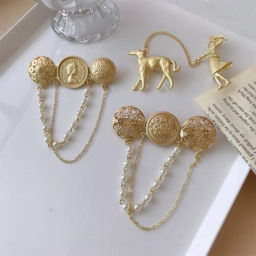 RZ069 Portrait Pearl Brooch Female Puppy Tassel Ins Tide Temperament Accessories Retro Palace Corsage