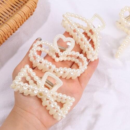 Popular Acrylic Hair Claw Clips Elegant Big Pearls Big Size Makeup Hair Clip Hair Styling Barrettes for Women Hair Accessories