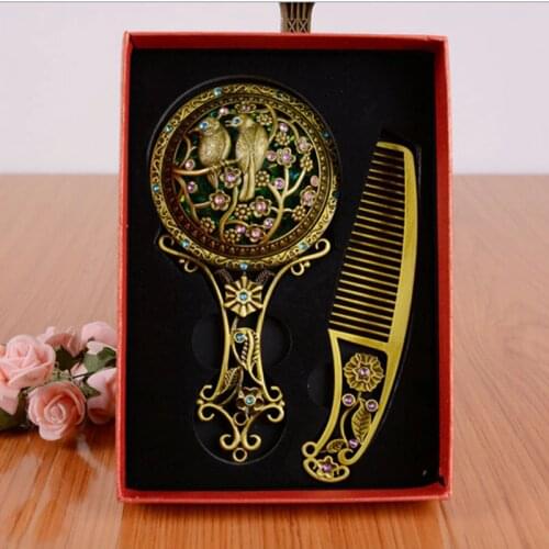 1 set Classic Metal Makeup Mirror with Comb Fashion Bling Cosmetic Mini Mirrors Folding Pocket Beauty Tool Free Shipping