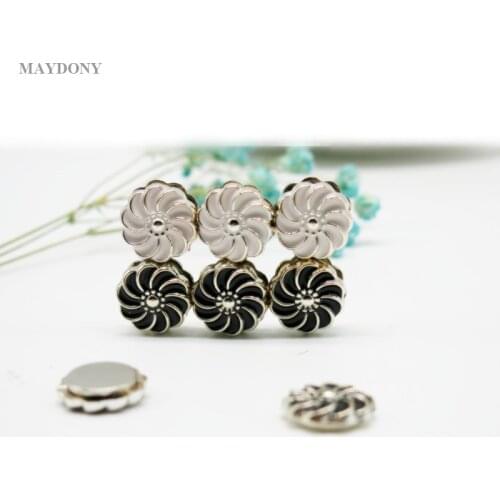 XT166 Wholesale Flower magnet brooches Thicken Beautiful brooches for women Shiny hijab accessories broches