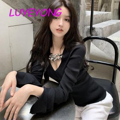 Harajuku Women Hollow Out Split Cropped Full Sleeve T-shirt Black Gothic Lady Sexy Basic T Shirt Spring Metal Chain Stretch Tops