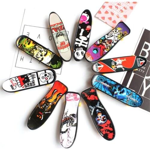 Cool Skull FingerBoard Mini Skateboard Kid Toy Party Favor Gift