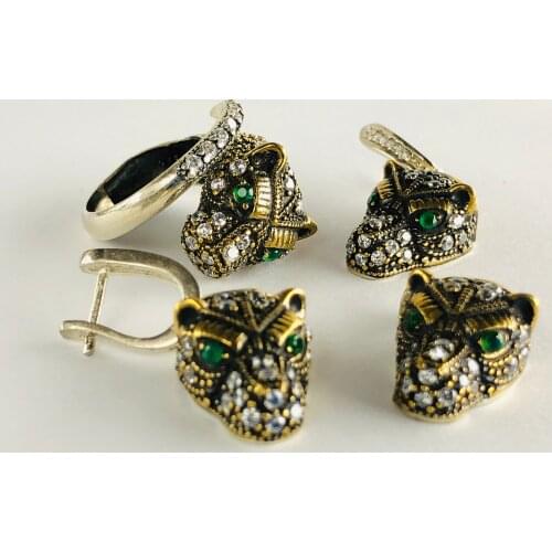 Lion head patterned eye detail green stone stone ring Your elegant set is a stone ring + 2 pieces of stone earring jewelry set