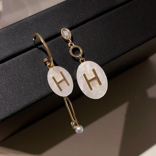 TARCLIY Elegant Trendy Letter Shell Rhinestone Asymmetric Long Drop Earring Women Temperament Metal Jewelry Accessories 202105