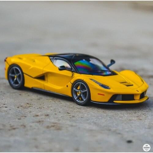 Hot Toys 1：24 Ferrari Laferrari FXXK Sports Car Alloy Car model Diecasts & Toy Vehicles Car Model Simulation Model Collection