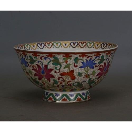 Qianlong famille rose gold porcelain bowl with flowers and flowers in the Qing Dynasty