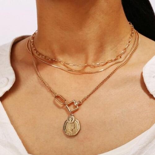 Multi-layered Thick Clavicle Chains Necklace for Women Retro Geometric Hollow Square Pendant Necklace Gothic Jewelry Gift
