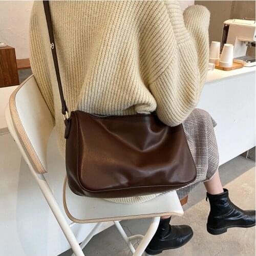 Womens winter messenger large bag large capacity shoulder bag soft leather simple new female messenger bag