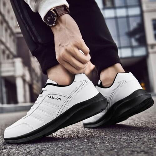 Mens Shoes 2020 New Men Running Shoes Comfort Jogging Man Sneakers Gym Fitness Training Sport Shoes Black White Flat Footwear