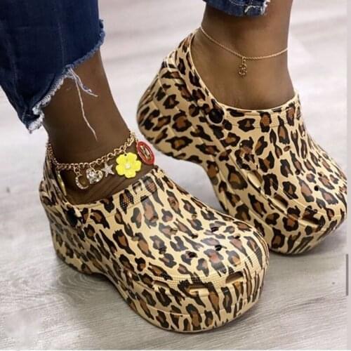2021Summer Womens Serpentine Small Hole Sandals Cute Slippers Platform Thick Bottom Back Strap Summer Ladies Shoes