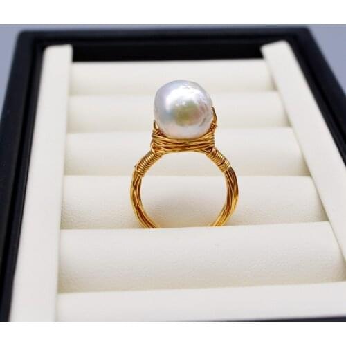 Vintage ladies ring, natural large grain baroque pearl, handmade, gold ring, engagement ring, personalized jewelry