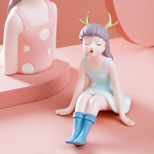 Pretty Girl Resin Sculpture, Modern Girl Character Decorative Object for Home, Office, Table And Desk, Room