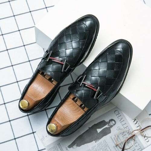 Vintage Flat Men Loafers Leather Casual Men Boat Shoes Large Outdoor Men Driving Shoes Moccasin Homme Wedding Men Dress Shoes