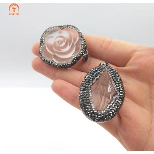 3Pcs Carving Flower portrait Pendant Synthetic Rhinestone Glass Beads For Women Pendant Wisdom Charm For Necklace Jewelry Making