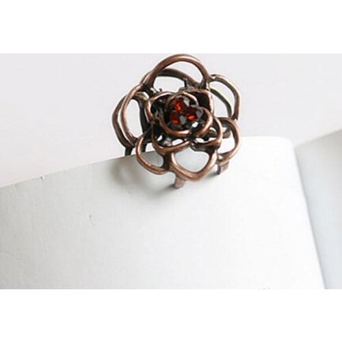 Vintage Girl Small Crystal Mini Hair Claw Women Hair Crab Hollow Flower Metal Hair Claw Clip Rhinestone Hair Accessoires Fashion