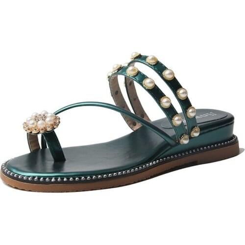 Womens summer flip-flops women 2021 new summer student pearl sandals slope heel slippers women flat slides