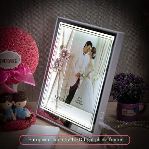 2021 new creative European style glass USB + LED luminous photo frame rural style 7 inch photo frame wall photo frame set