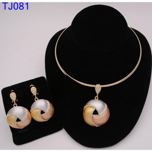 Dubai Jewelry Sets Necklace Classic Flower Shape Earrings for Women Wedding Jewelry Sets for Bride