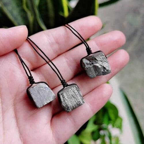 1pc Natural Stone Pendant Necklace Irreuglar Nuggets Square Pendulum Healing Rock Pyrites Golden Quartz Crystal Necklace Choker