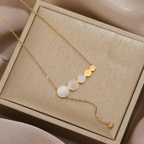 Trendy Elegant Five Round Shell Pendant Women Necklaces Ladies No Fade Stainless Steel Clavicle Chain Jewelry Female Necklace