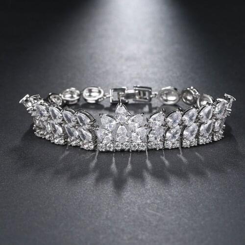 ORZTOON Vintage Bright Geometry Zircon Flower Bracelets for Women Luxury Silver Color Wide Chain Bracelet Trendy Wedding Jewelry