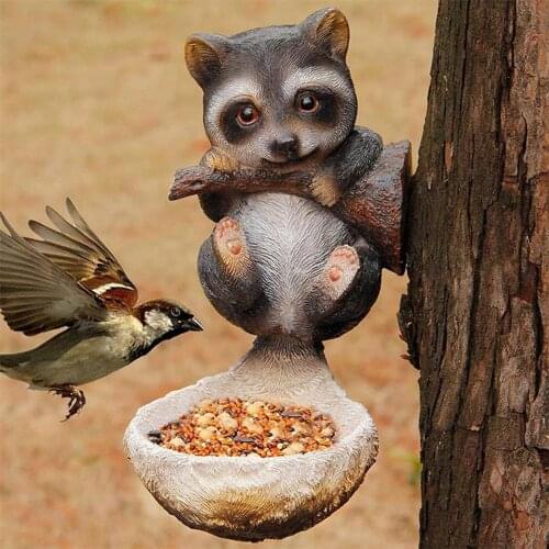 Raccoon Bird Feeder Garden Resin Sculpture Animal Tree Hugger Hang Stand Feeding Bird Feeder Statue Resin Crafts Ornaments