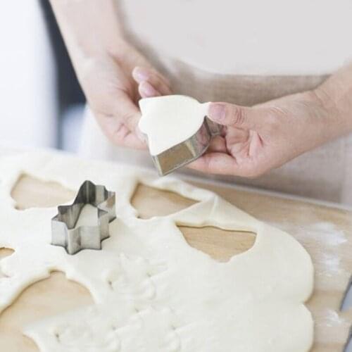 Newly Halloween Cookie Cutter Set Stainless Steel DIY Biscuit Stencils Creative Cartoon Cookie Cutter for Home Kitchen