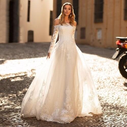Long Sleeves Bateau Neck Lace Appliques Buttons Back Wedding Dress Bridal Gowns Custom Garden Vestidos De Novia Bride Dress 2020