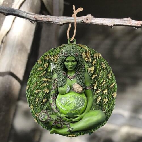Hot Sale! Mother Earth Statue Pendant Earth Green Millennial Gaia Mother Goddess Pendant Necklace Mother Fashion Jewelry Unisex