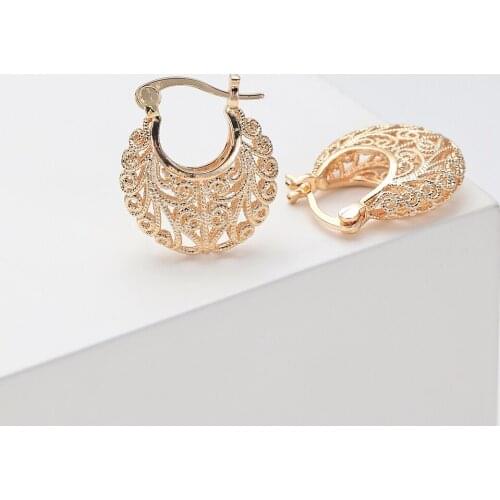 Gold Hoop Earrings for Women Small Huggie Stud Hollow out Brass Hoops Party Wedding Jewelry Gift for Mothers Day